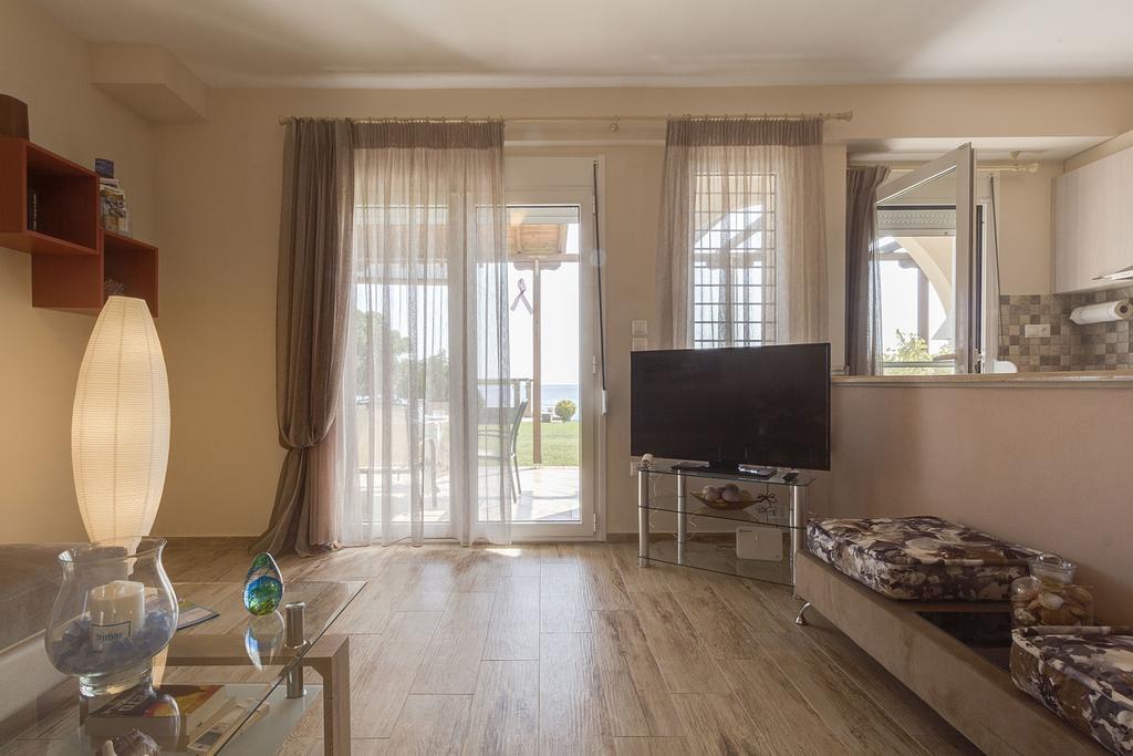 Villa Nefeli - Akti Salonikiou A Áyios Nikólaos Ngoại thất bức ảnh